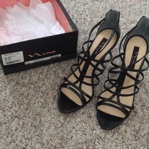 🐮 Worn once! Nina heels